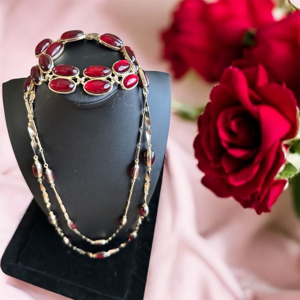 Vintage cold water creek Elegant Red and Gold Necklace Set